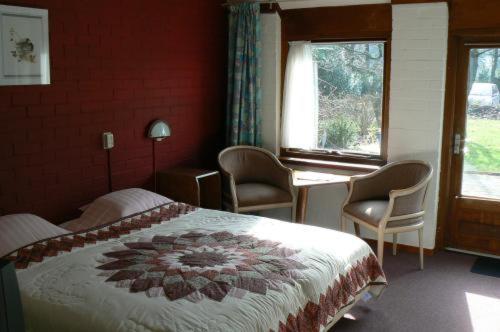 Lucy'S Inn Eesergroen Dış mekan fotoğraf